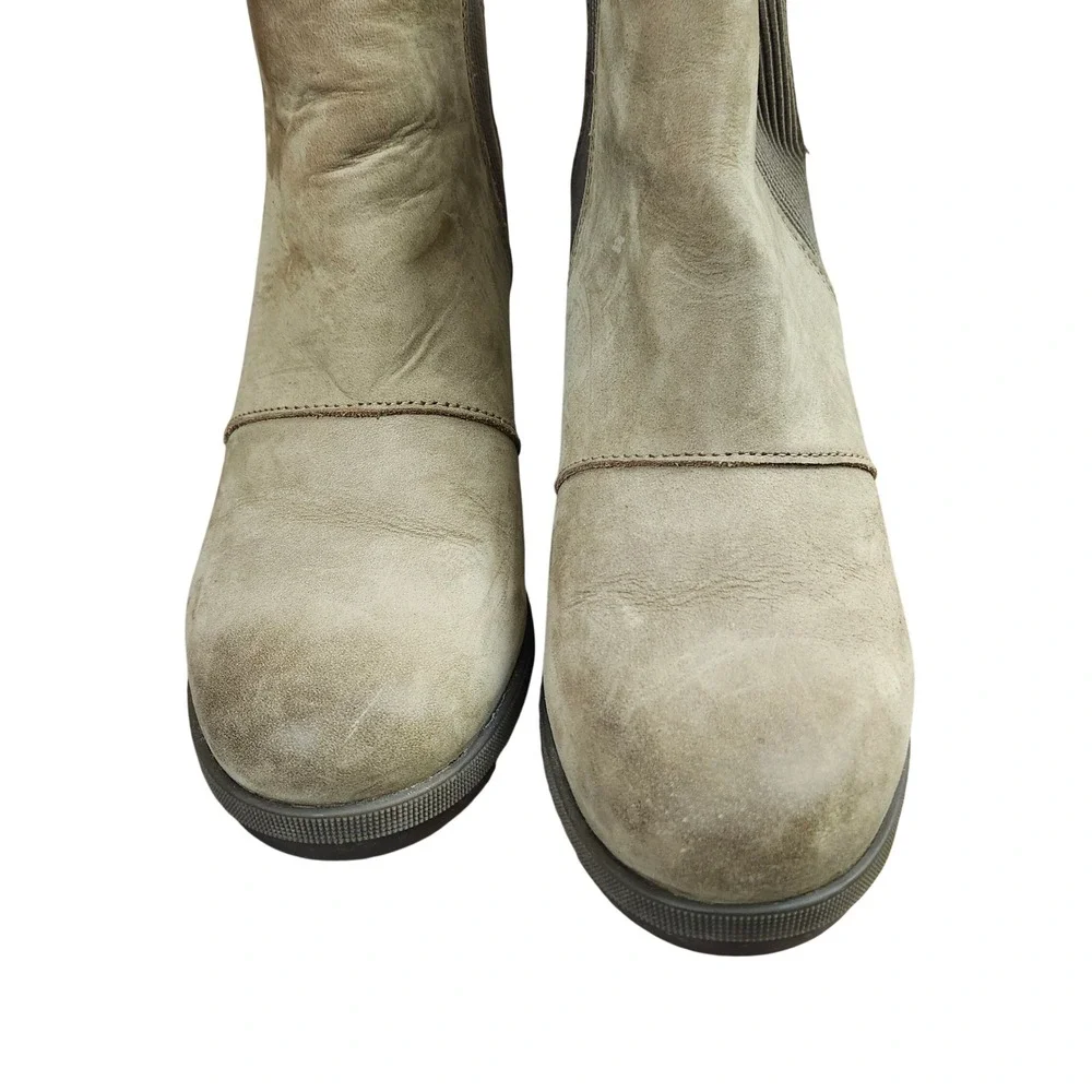 Sorel taupe suede